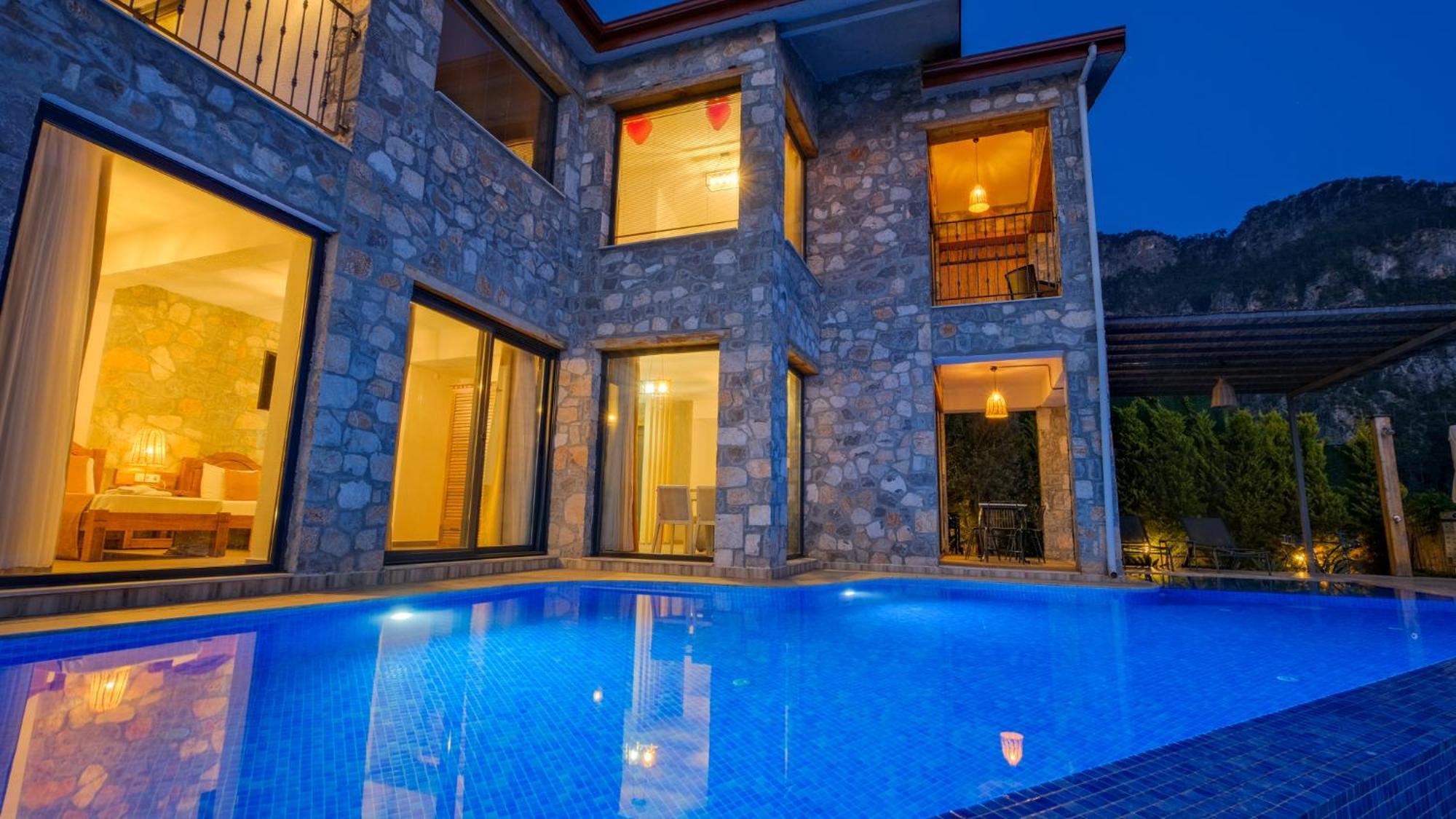 Pine Villa *