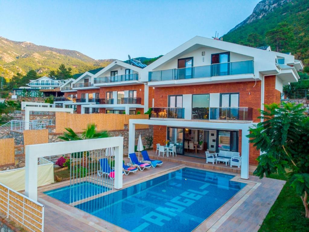 Celebrity G Villa