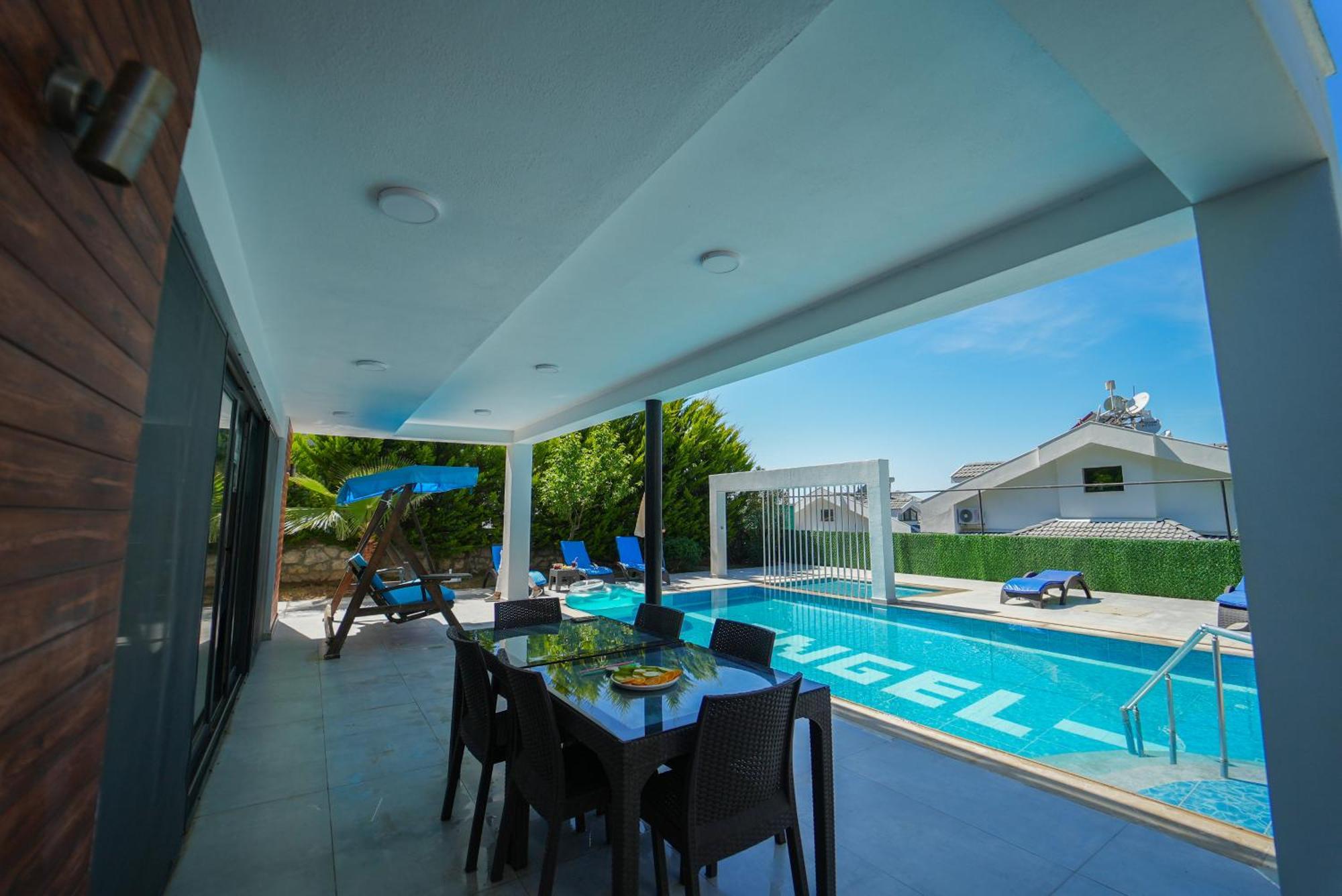 Villa Celebrity B