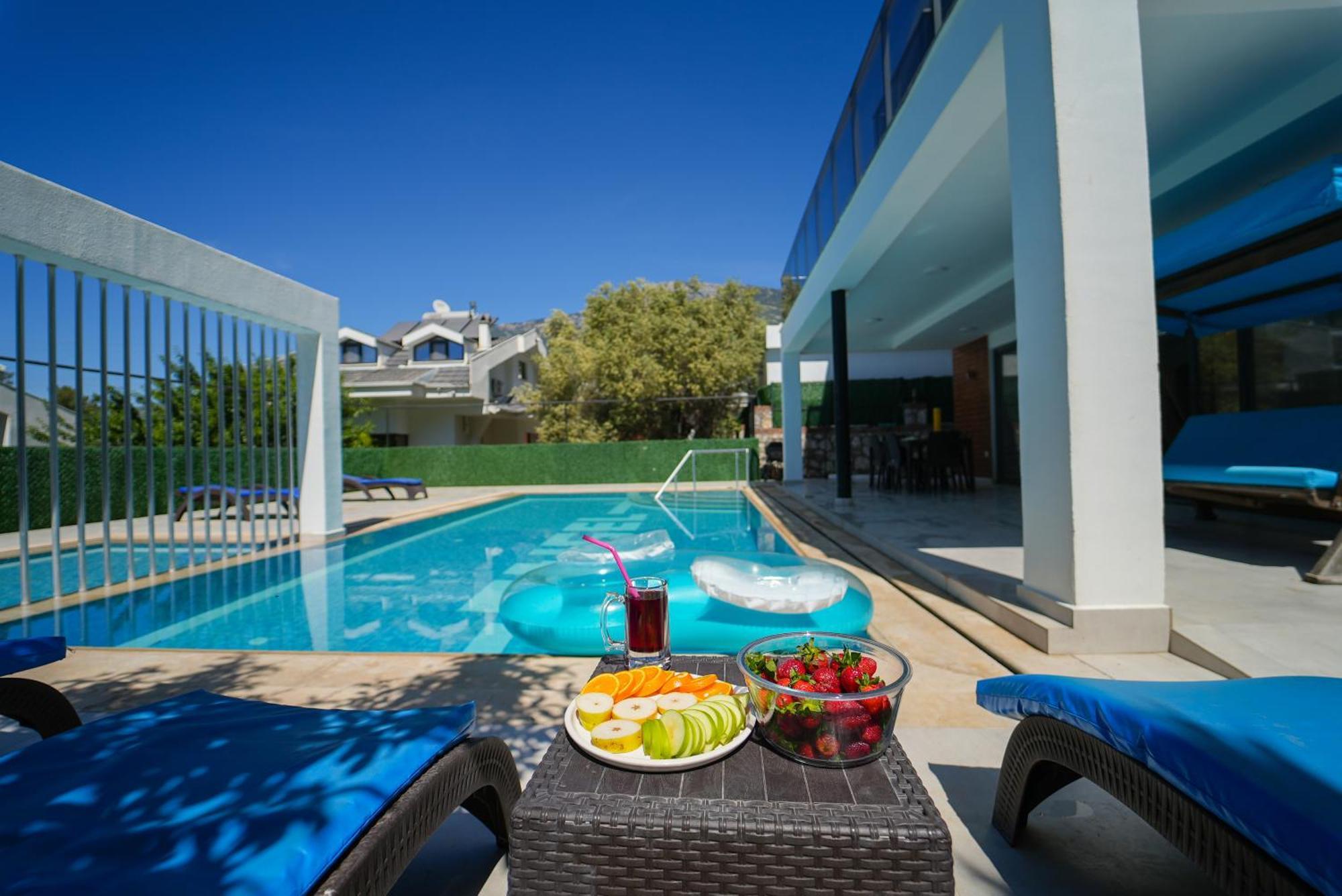 Villa Celebrity B