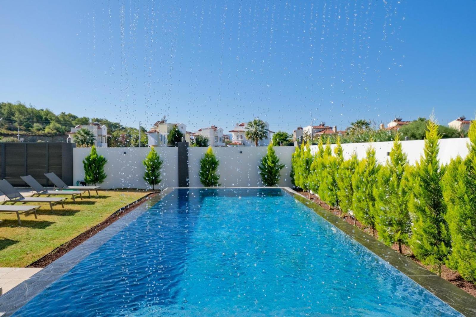 Villa Royal-1 *