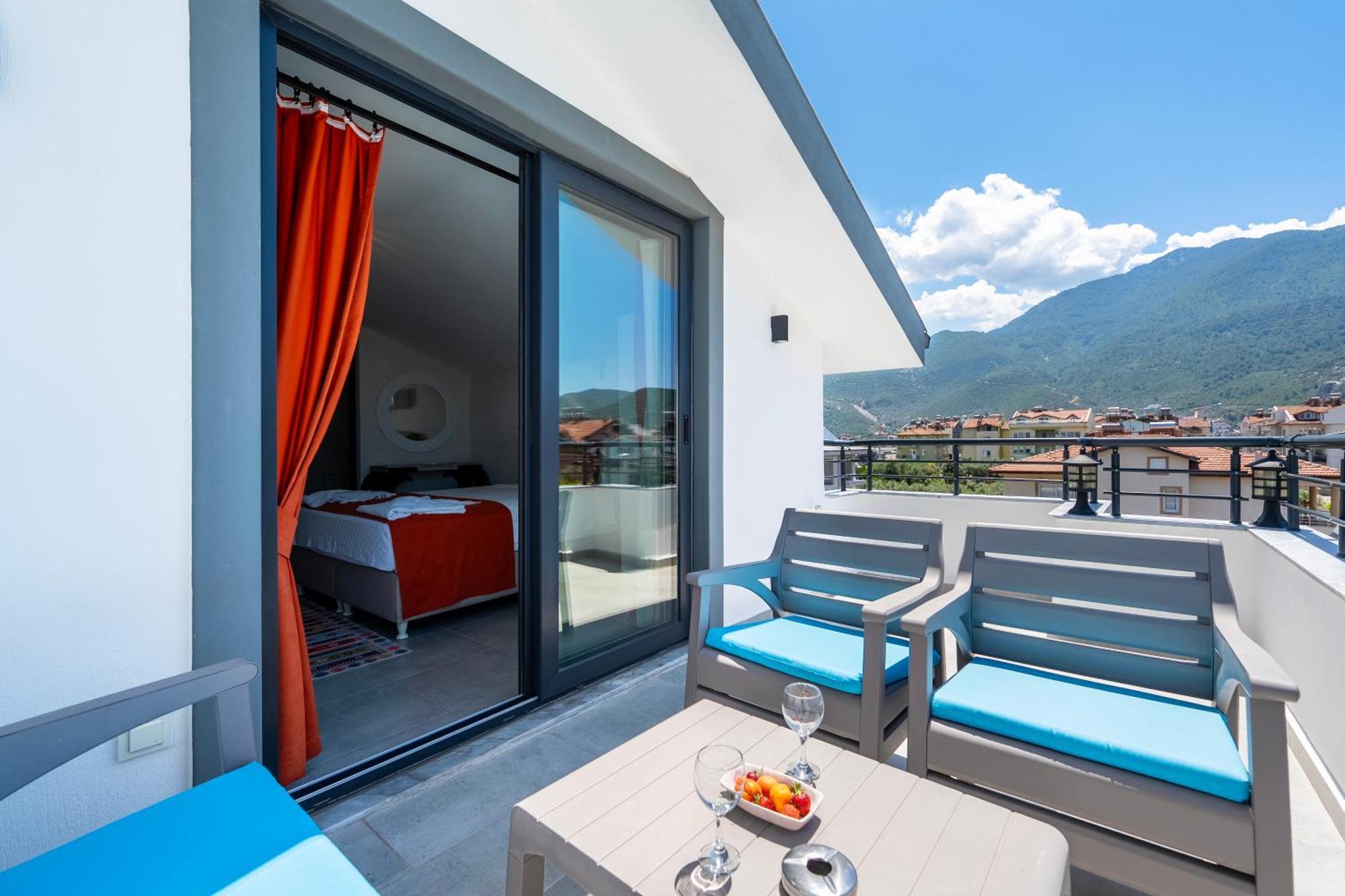 Atllivillano:8 Villa