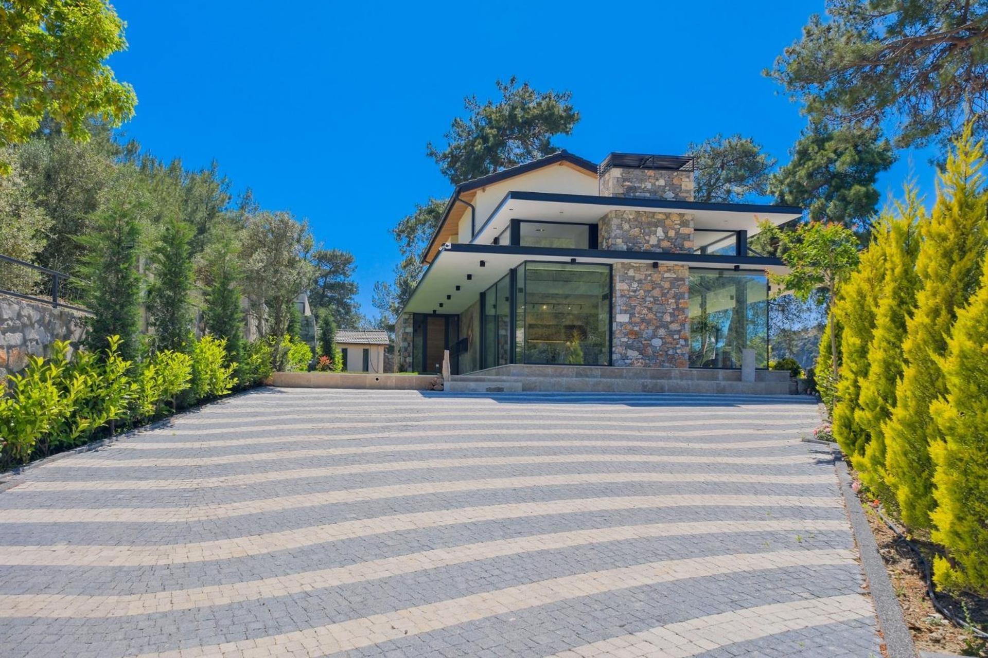 Sharapova Villa *