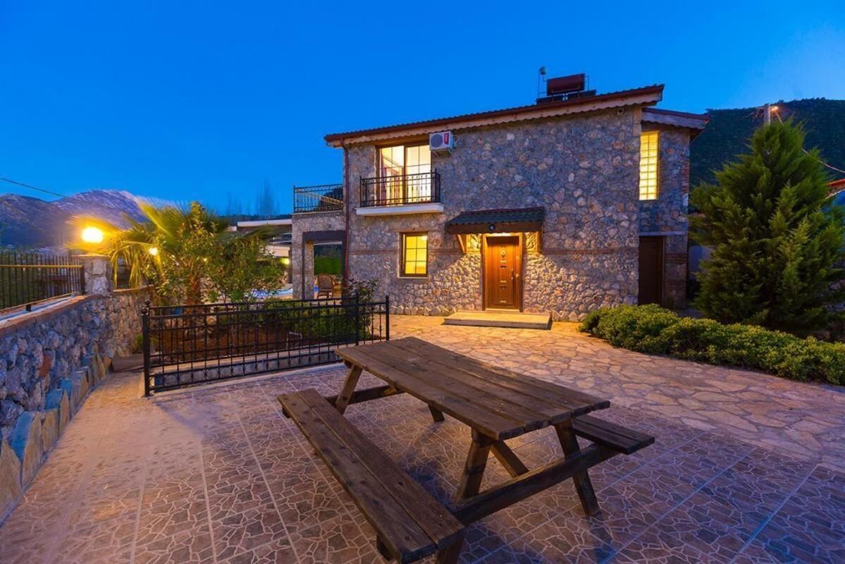 Villa Ege Stone Korunakli Ve Isitmali Havuz Jakuzi Fethiye