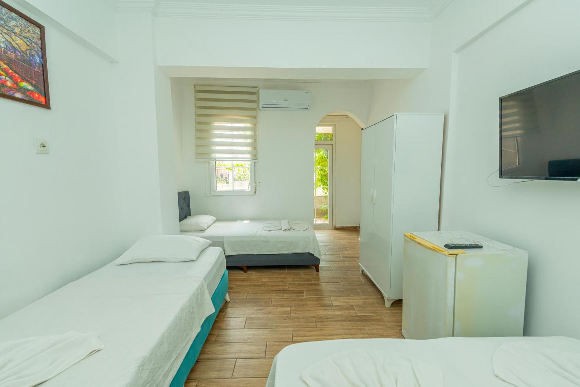 Alis Hotel *