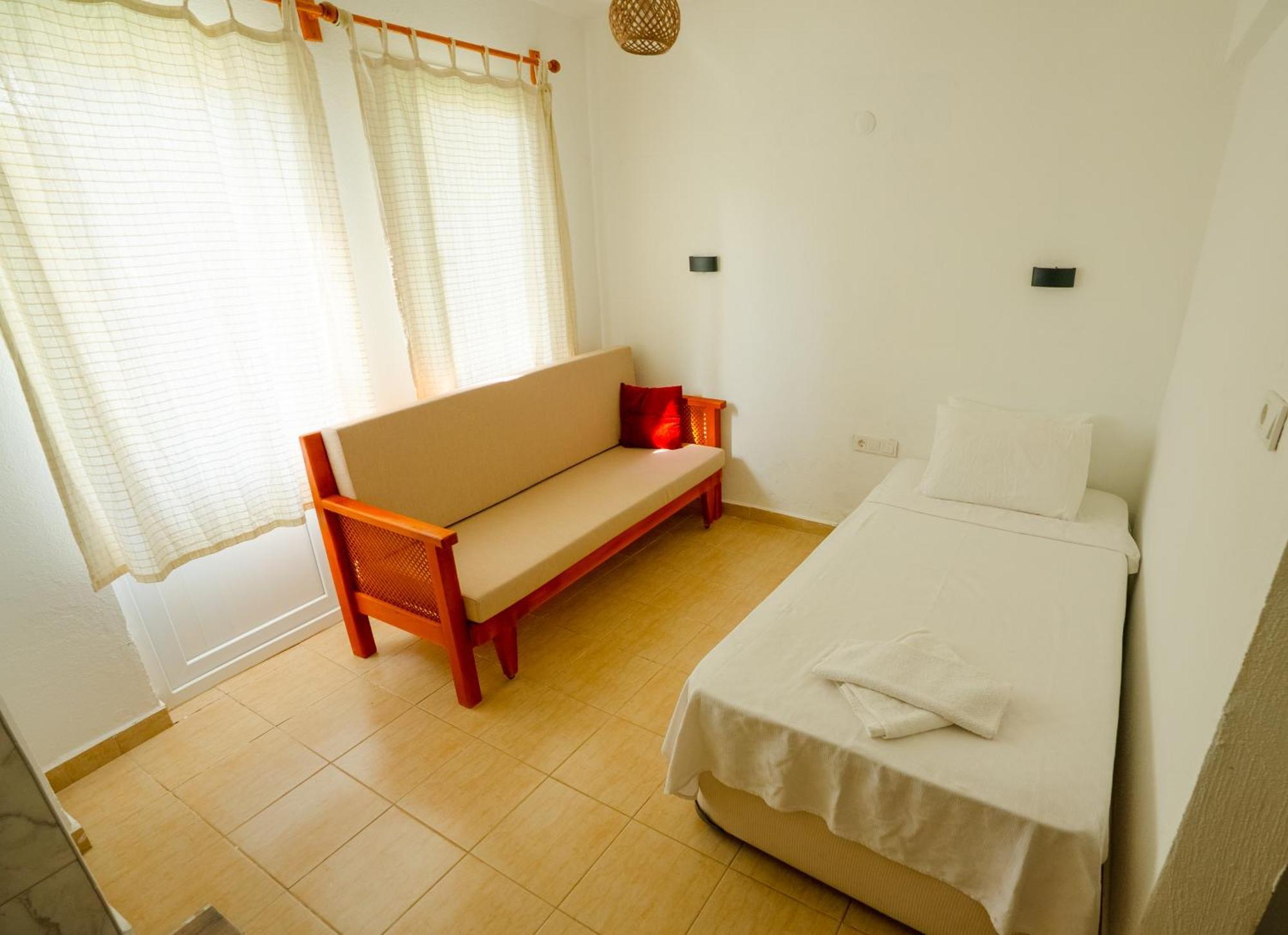 Defne Olive Gardens, Koca Calis, - Previously Defne Vakantiehuis Fethiye