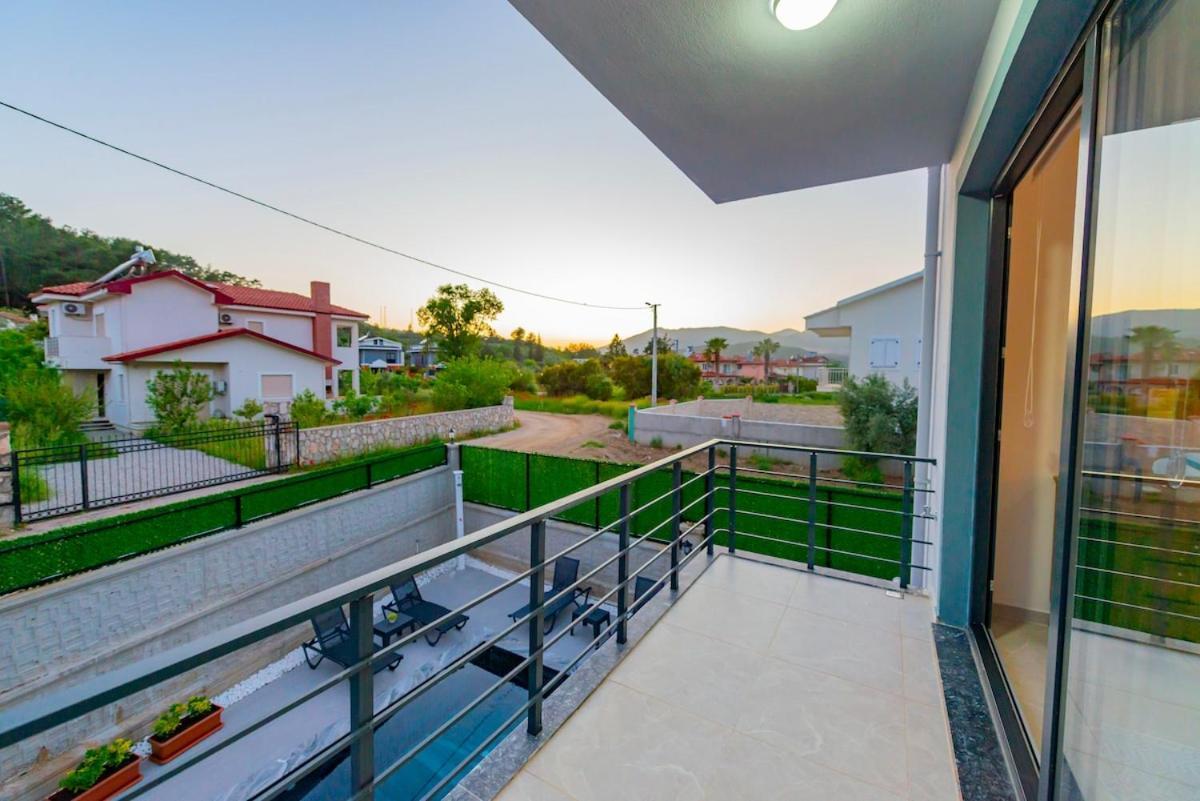 Villa Oezel Villa