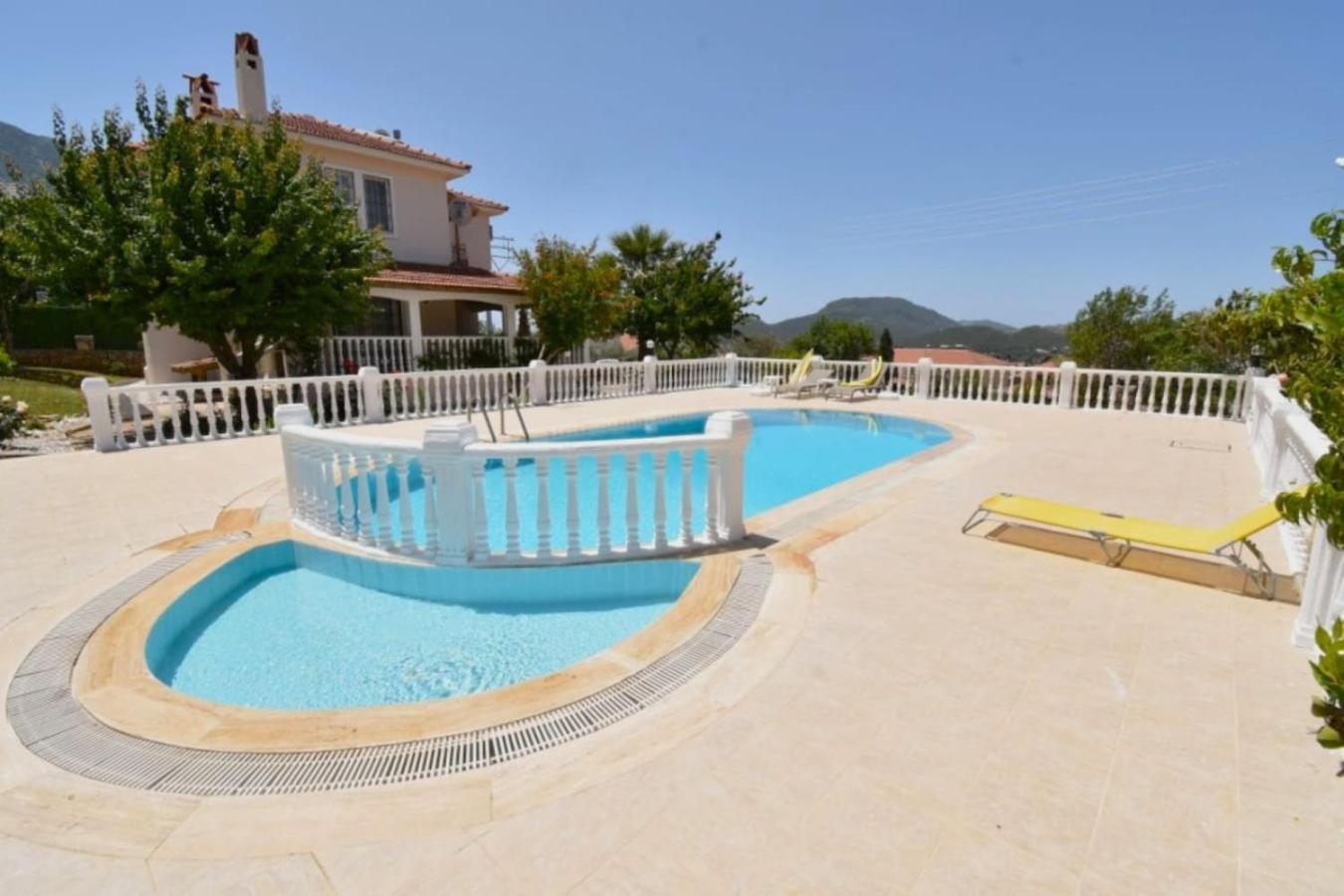 Willow Tree C 3 Nelson Fethiye