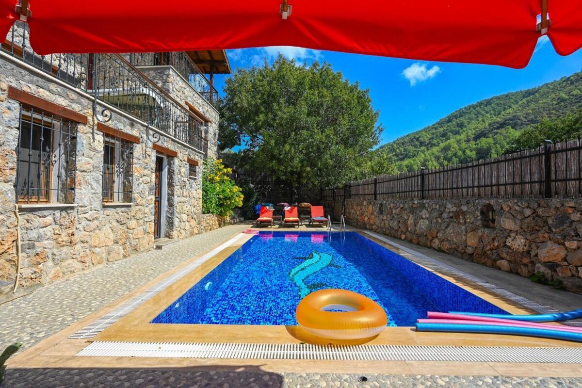 Villa Candy Stone, Private Pool Villa For 8 People