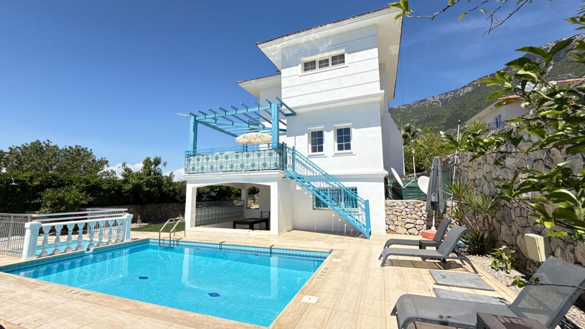 Villa Hayat 6 Yatak Odali Oeluedenize Yakin