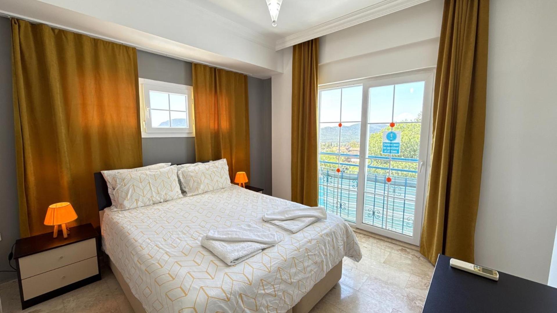 Hayat 6 Yatak Odali Oeluedenize Yakin Fethiye