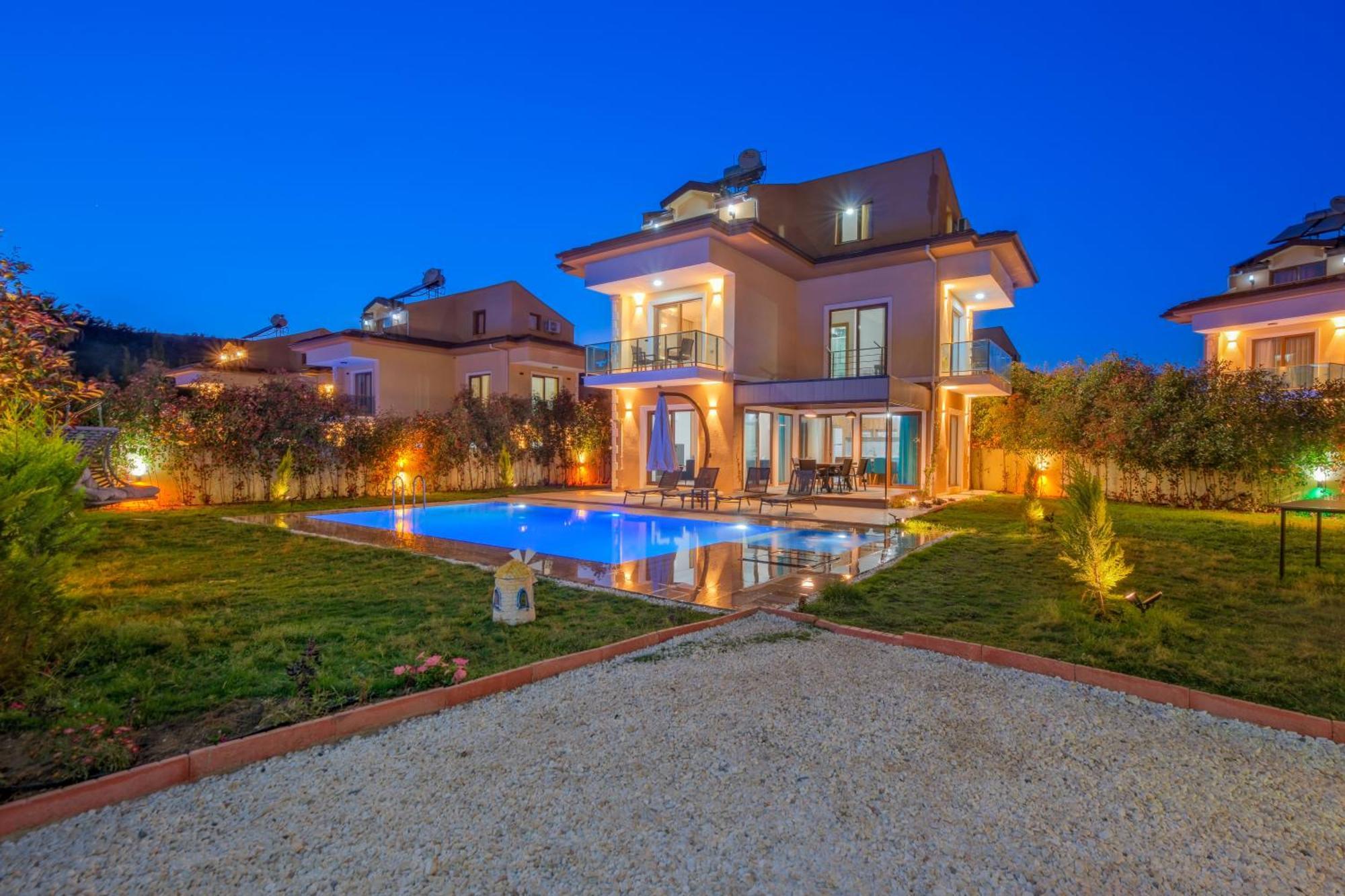 Lavanta Villalari Villa *