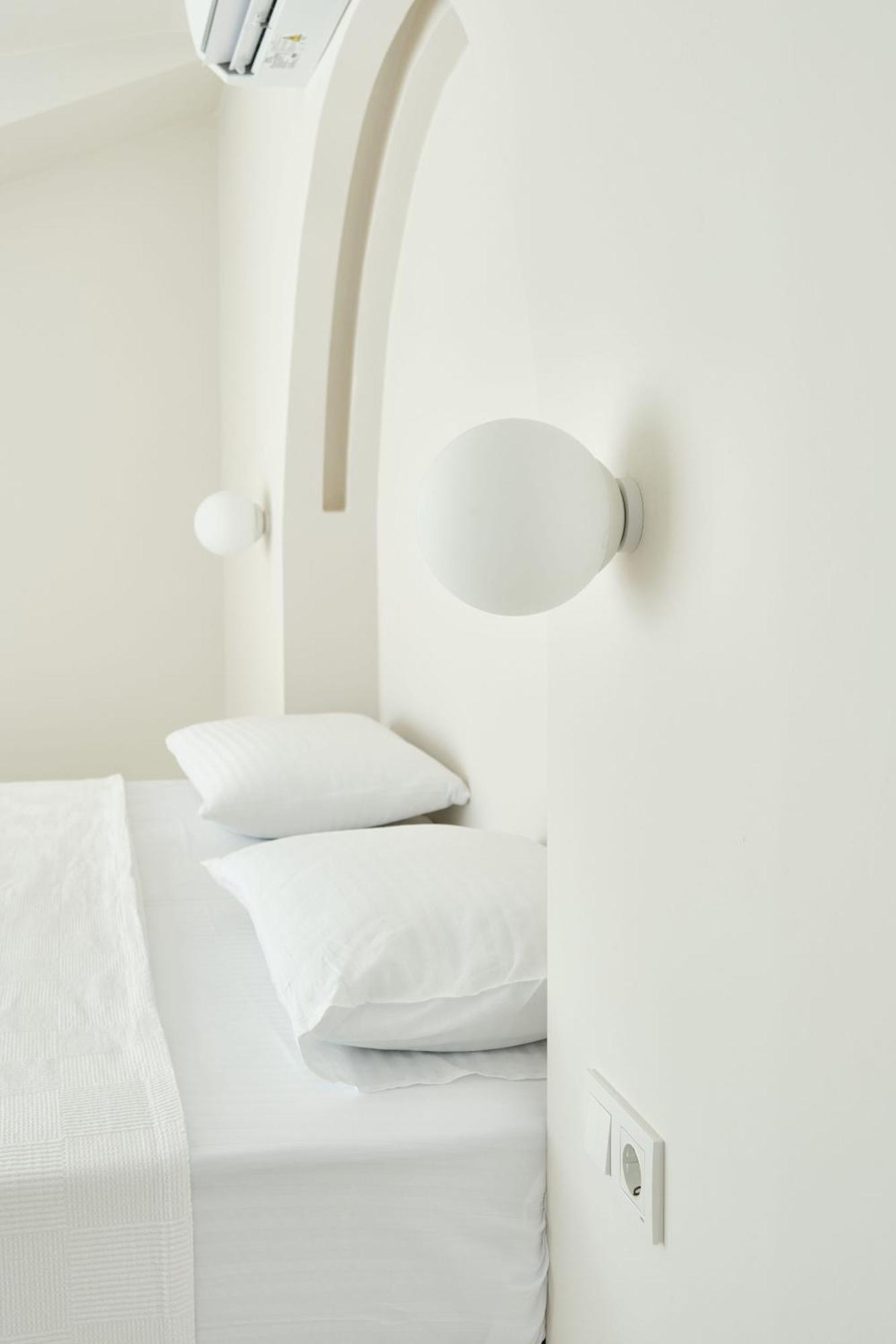 Ionx - Indoor & Outdoor Pool, Sauna, Bathtub, Jacuzzi Villa *