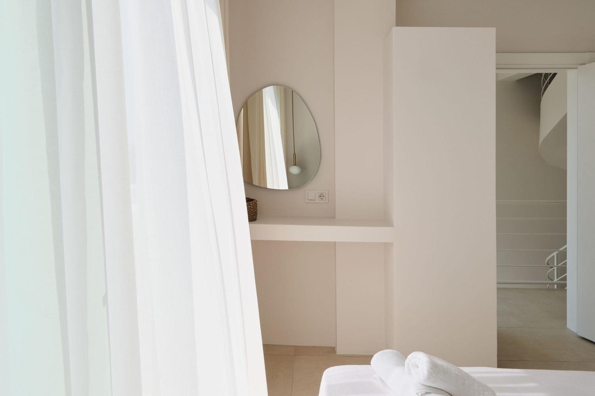 Ionx - Indoor & Outdoor Pool, Sauna, Bathtub, Jacuzzi Villa *