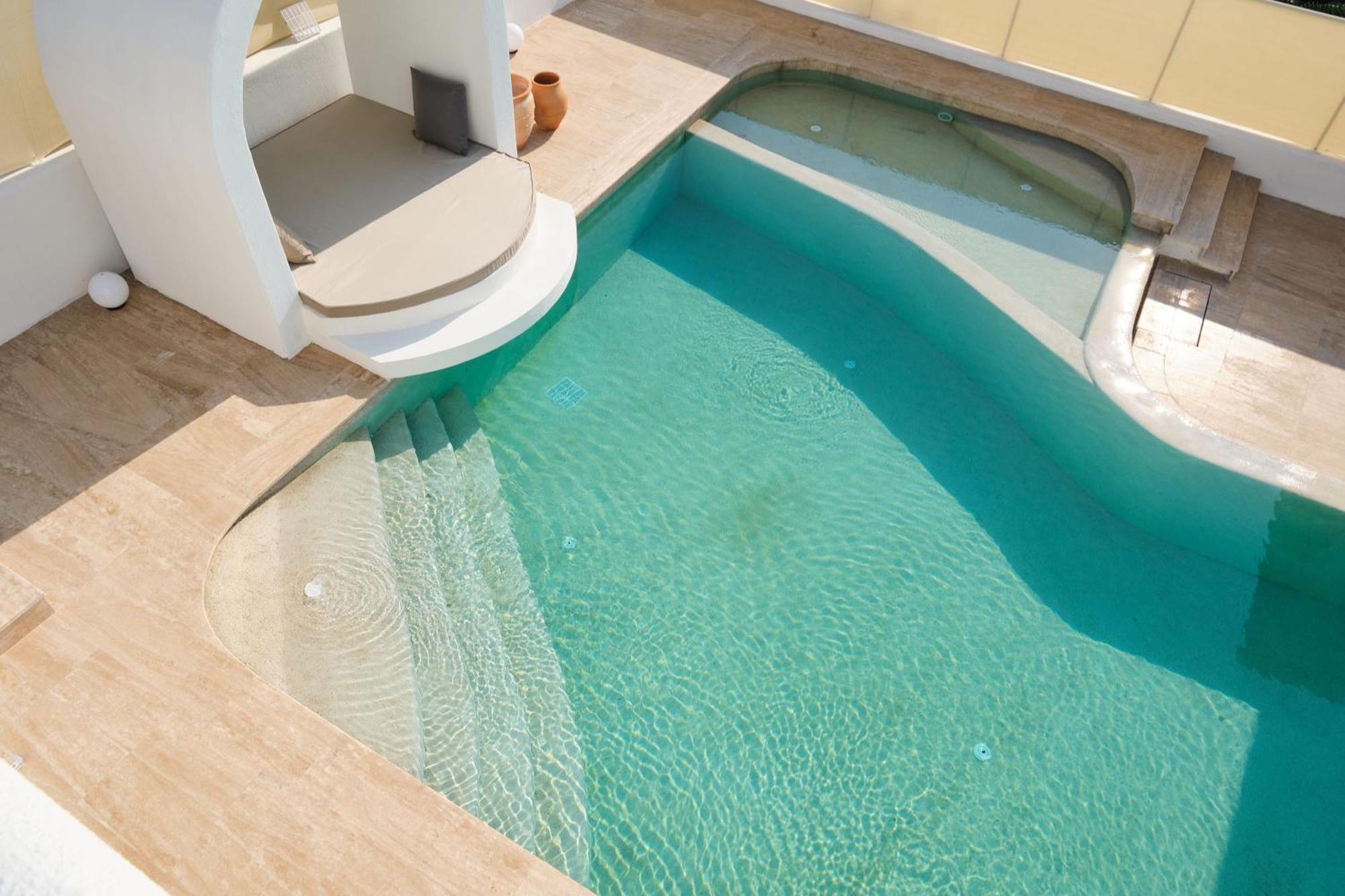 Ionx - Indoor & Outdoor Pool, Sauna, Bathtub, Jacuzzi Villa *