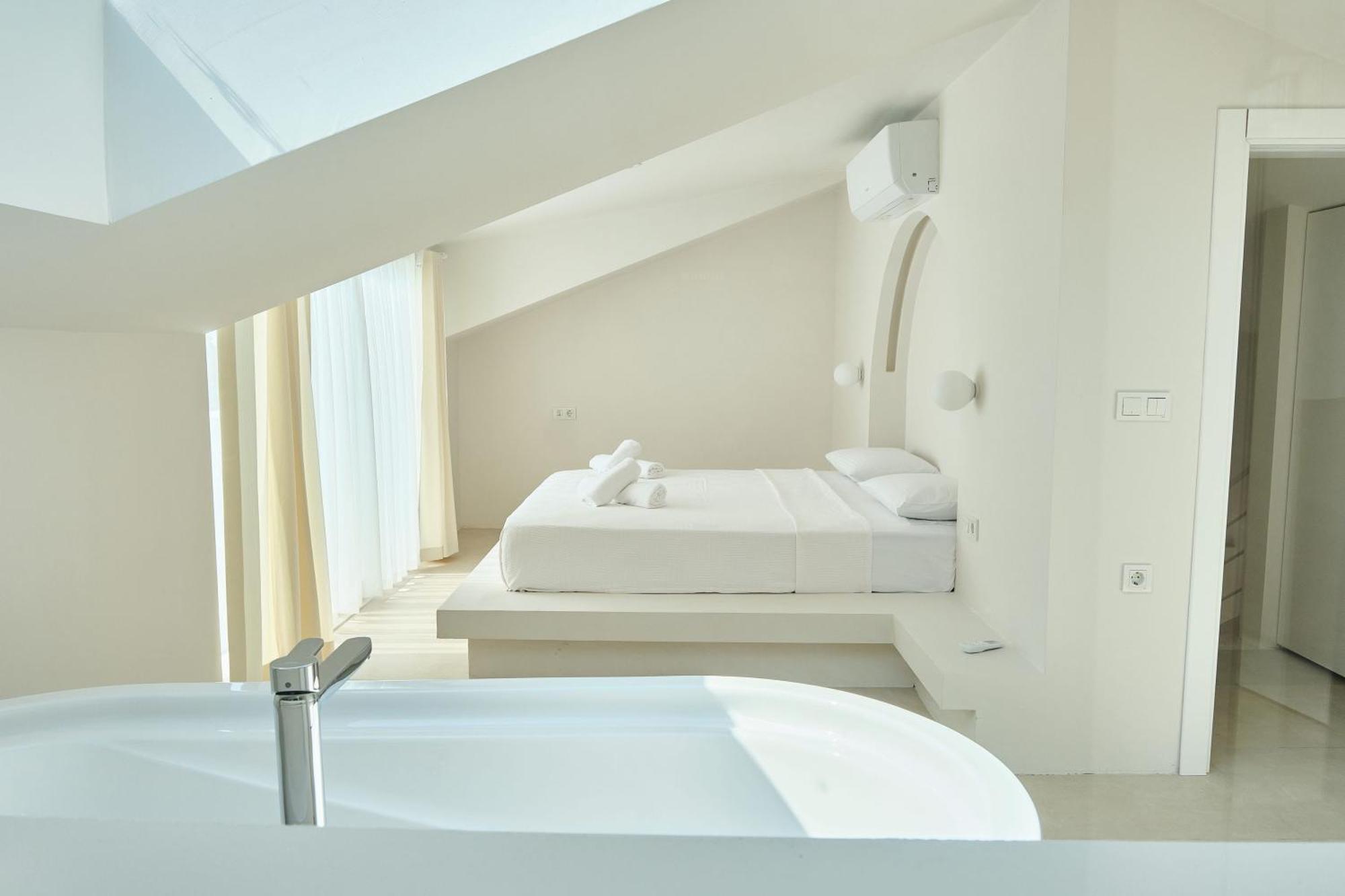 Villa Ionx - Indoor & Outdoor Pool, Sauna, Bathtub, Jacuzzi Fethiye