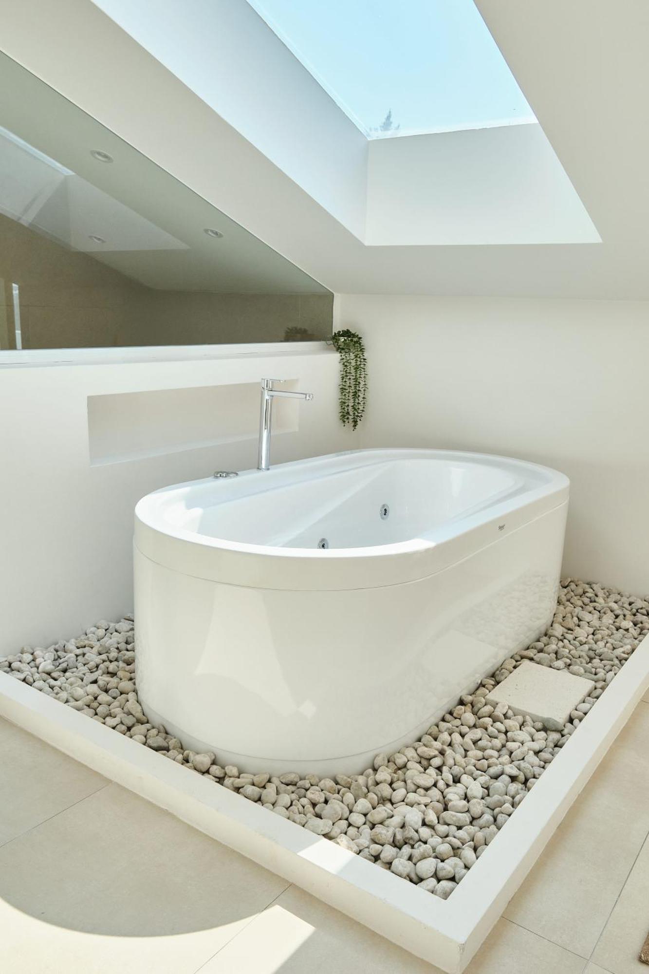 Ionx - Indoor & Outdoor Pool, Sauna, Bathtub, Jacuzzi Villa Fethiye