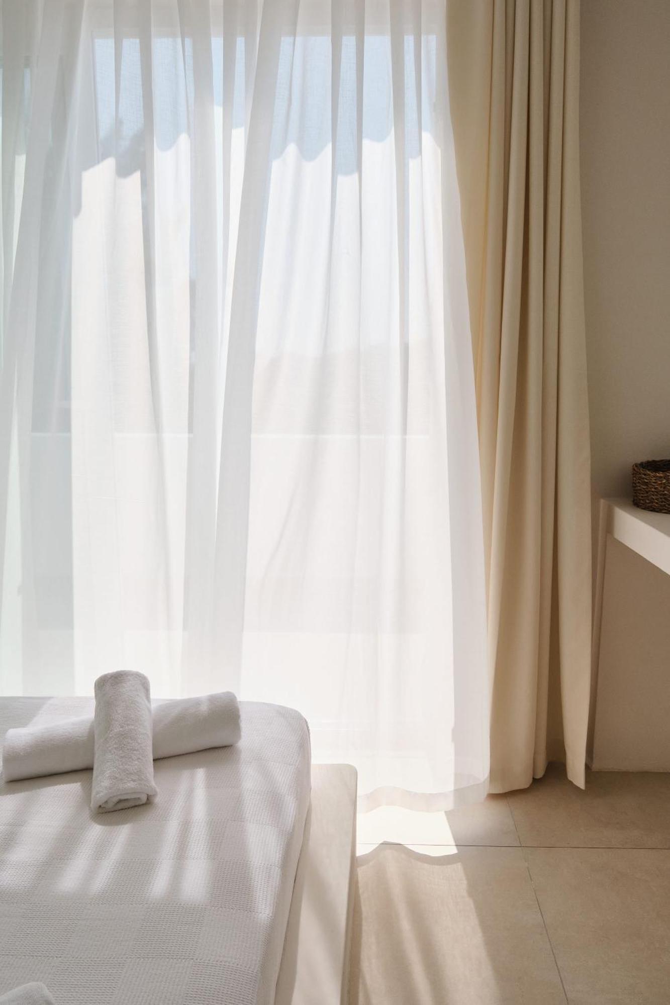 Ionx - Indoor & Outdoor Pool, Sauna, Bathtub, Jacuzzi Villa