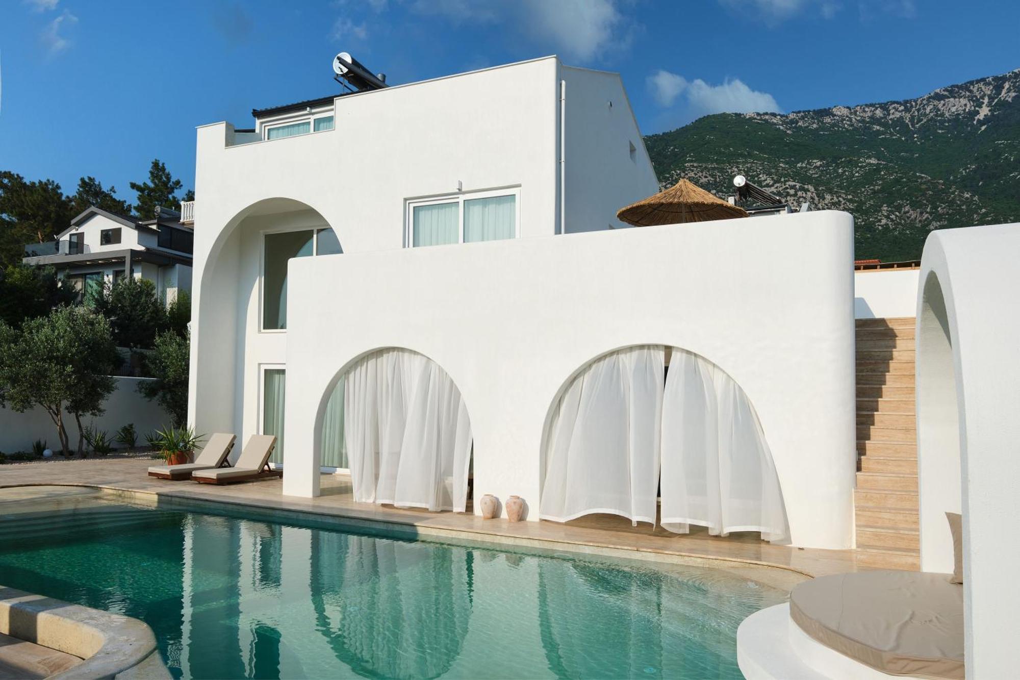 Villa Ionx - Indoor & Outdoor Pool, Sauna, Bathtub, Jacuzzi *