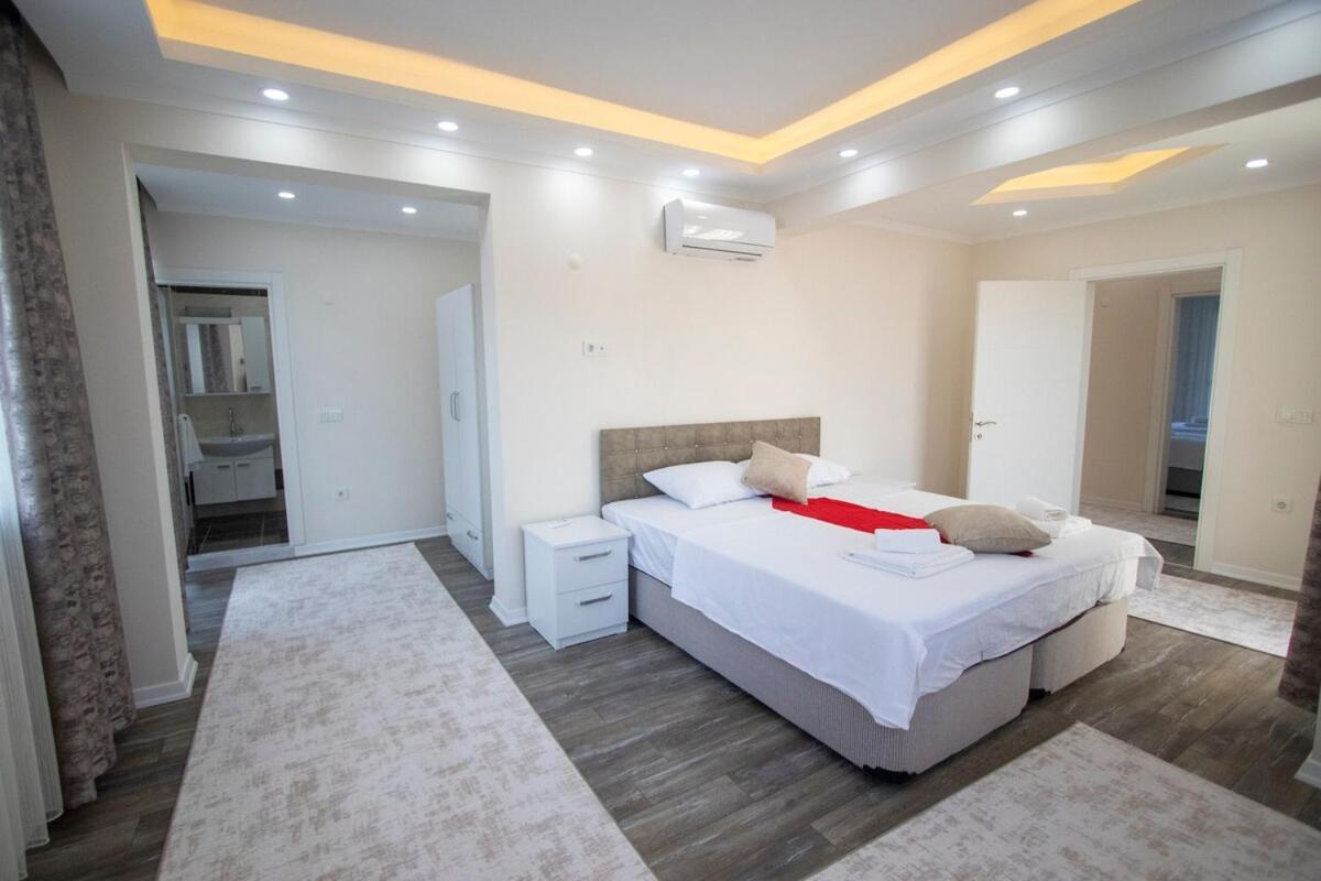 For 14 With Private Pool In Calis,