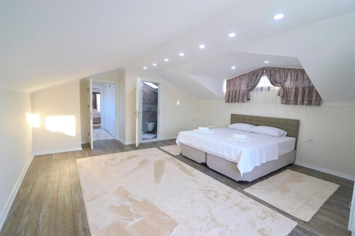 For 14 With Private Pool In Calis, Villa Fethiye