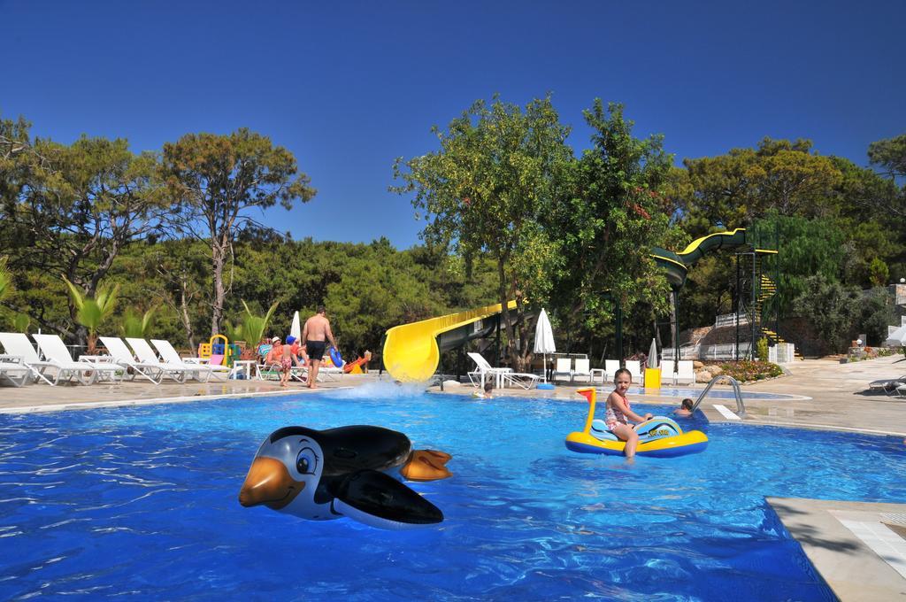 Nicholas Park Hotel 4*