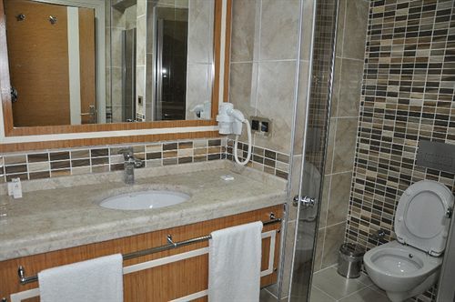 Malahit Exclusive 2*