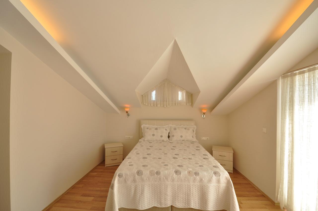 Artemis Villa