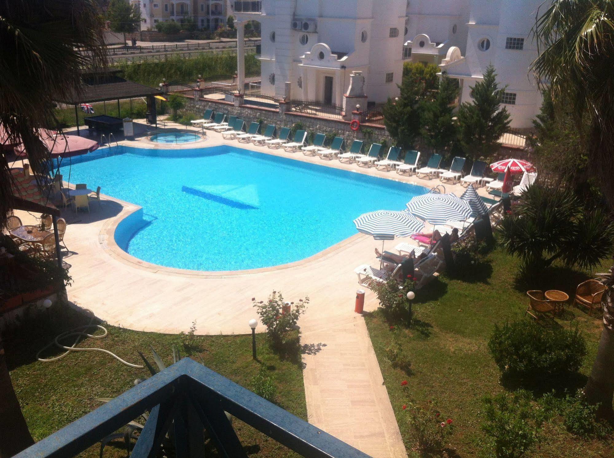 Hotel Bezay 2*