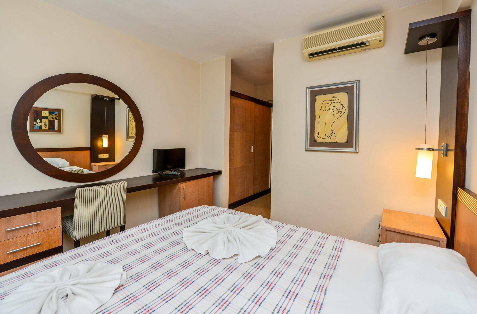 Bezay Hotel 2*