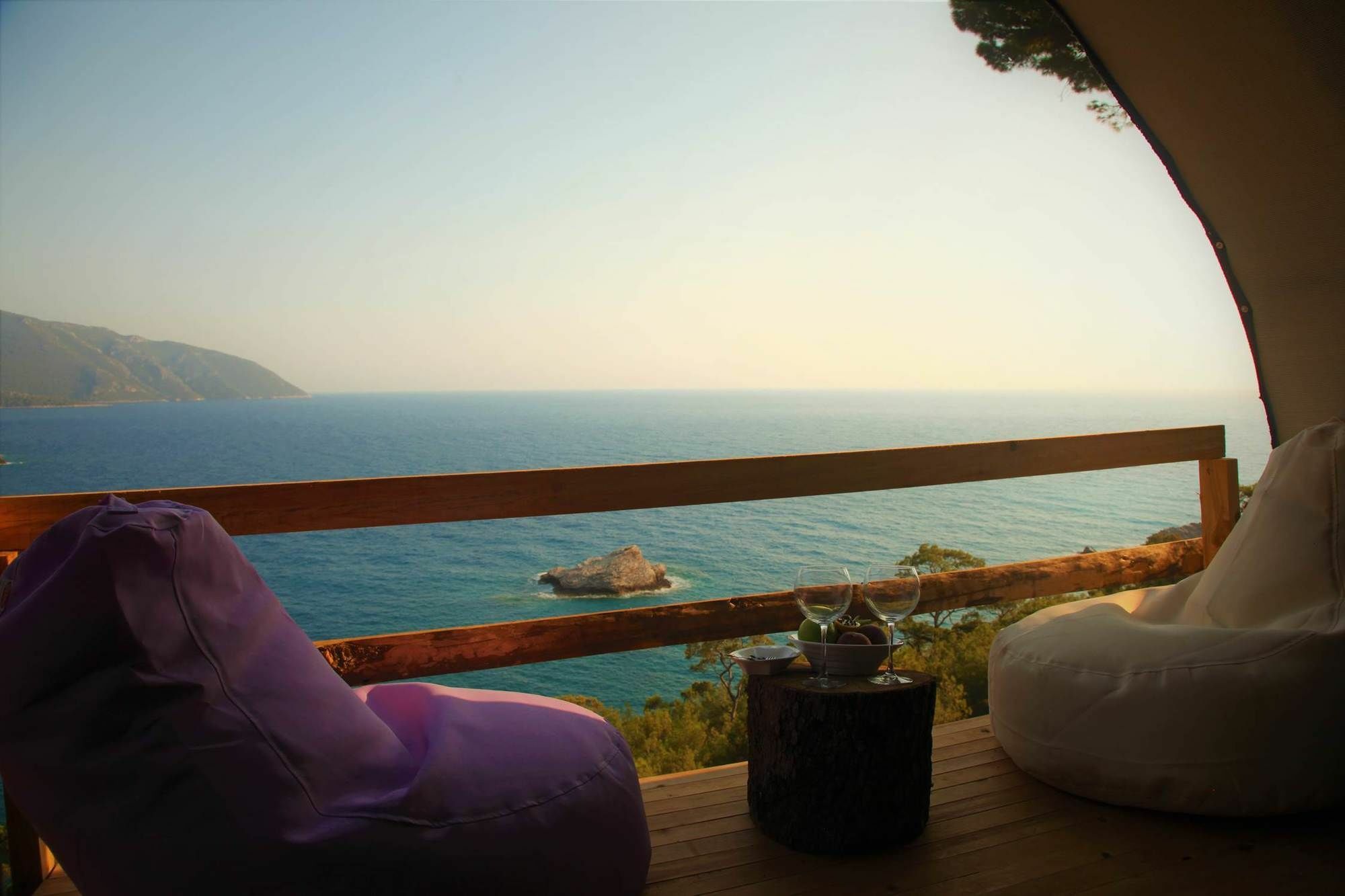 Campsite Cosmos Lounge
