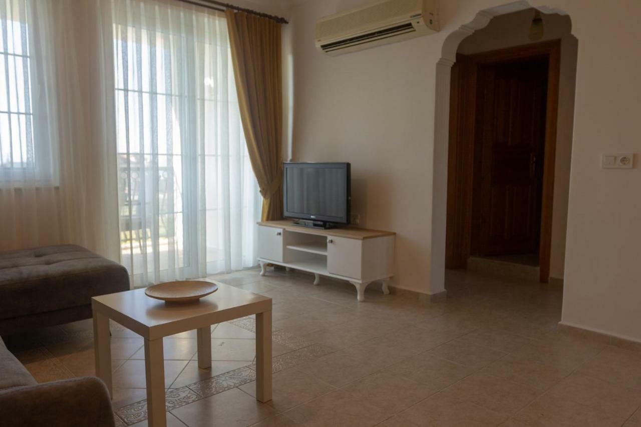Calis Venice B-3