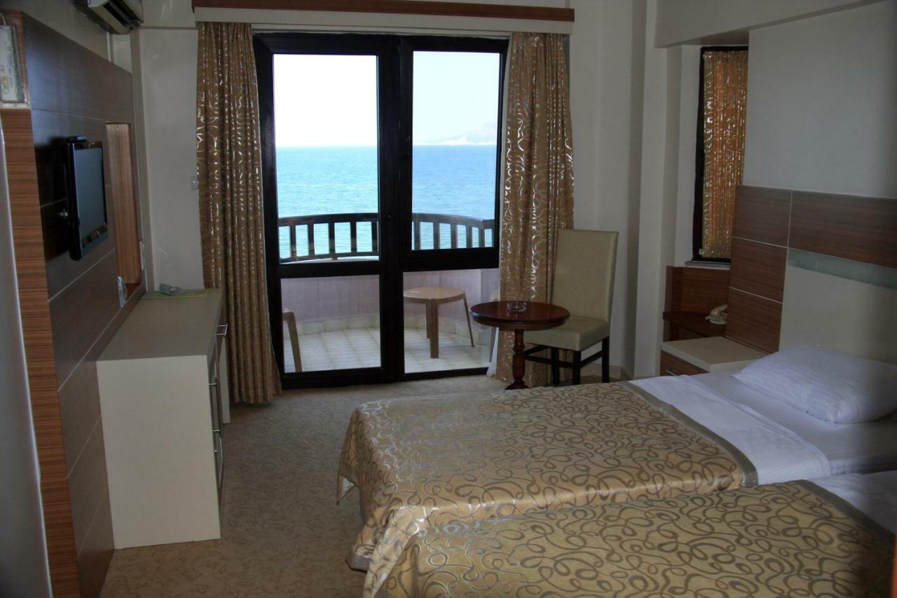 Miramar Hotel 3*