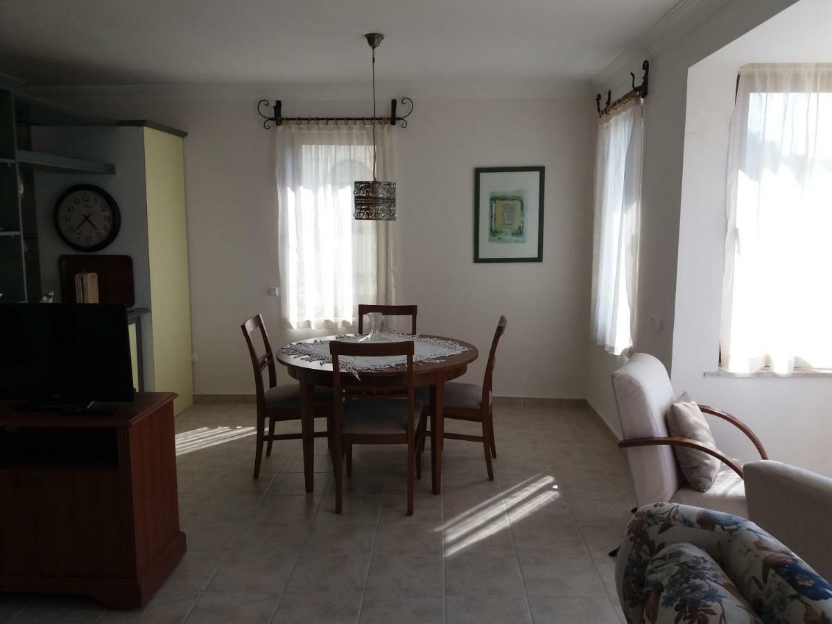 Kadyanda Apartment *