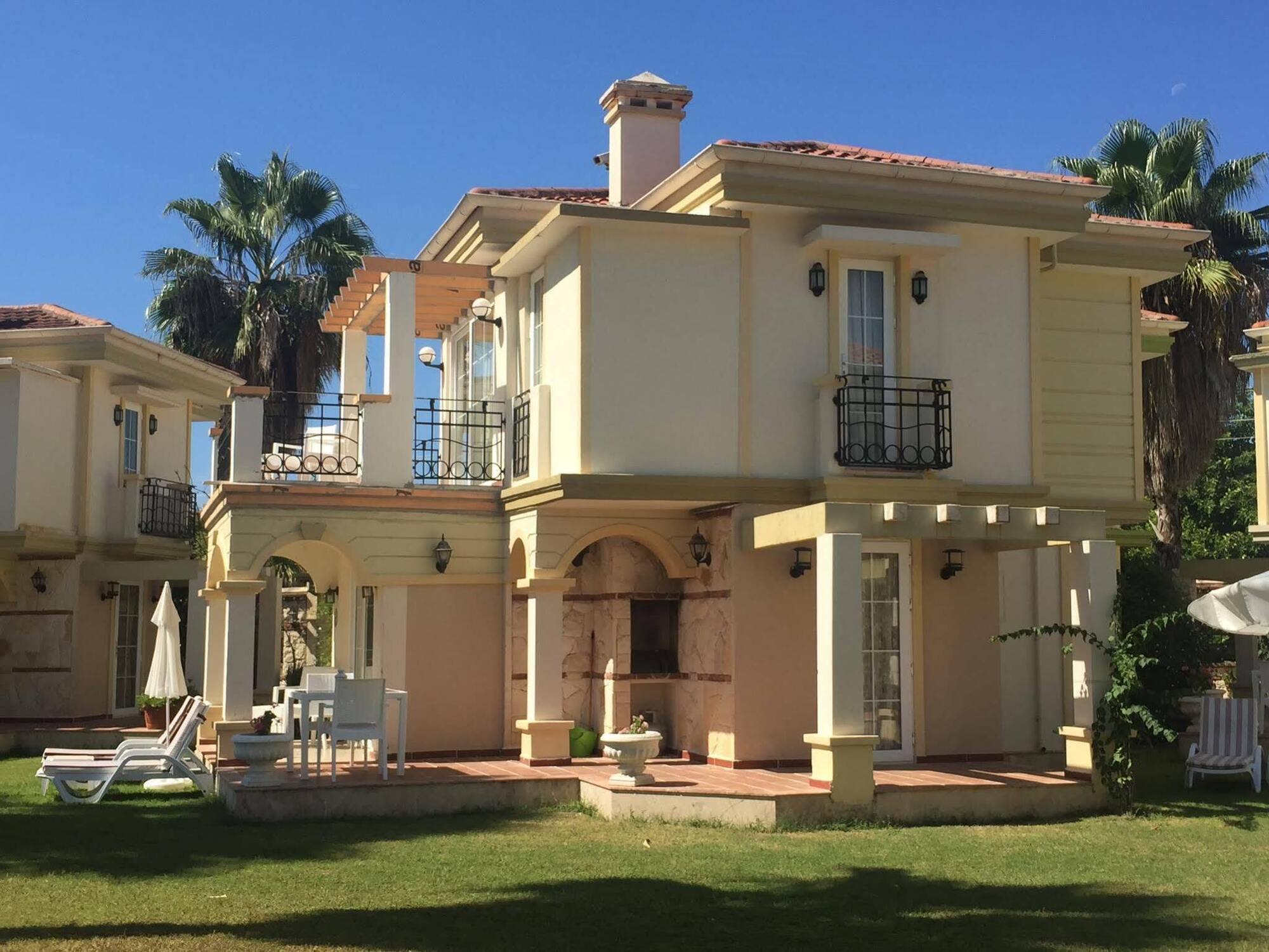 Villamel Villa