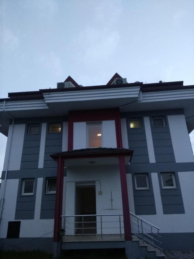 Paddys Apartments, Hisaroenue Apartment *