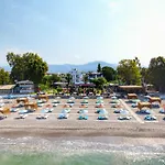 Yuecel Hotel