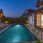 Bella- 4 Bedroom Holiday Villa In Oludeniz