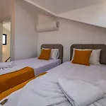 Salkım- 4 Bedroom Holiday Villa in Oludeniz
