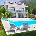 Heights Villa C