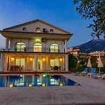 Musa - 5 Bedroom Holiday Villa In Hisaronu