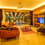 4 Bedroom with jacuzzi in Fethiye - Villa Sogut 3