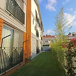 Caglar Residence