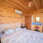 Goecek Tiny House Bungalow