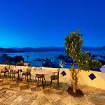 Reddoors Suites Sea View