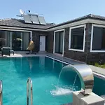 Villa Naz