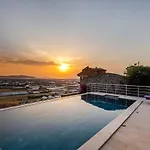 Sessiz,Sakin, Huzurlu Jakuzi Ve Saunali Deniz,Doga Manzarali Muestakil Villa