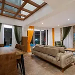 Sessiz,Sakin, Huzurlu Jakuzi Ve Saunali Deniz,Doga Manzarali Muestakil Villa