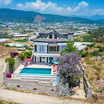 Sessiz Sakin Manzarali Sauna Ve Jakuzili,Muestakil Havuzlu Villa