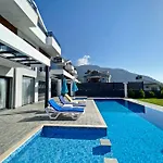 Nokta Park I 4+1 Villa, Oezel Havuzlu